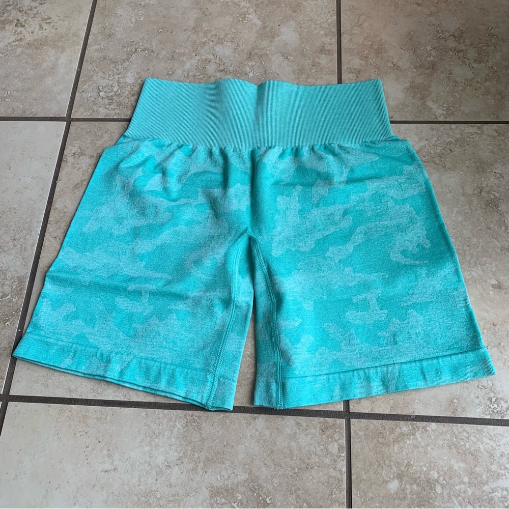 Turquoise blue camo seamless biker shorts - NEW